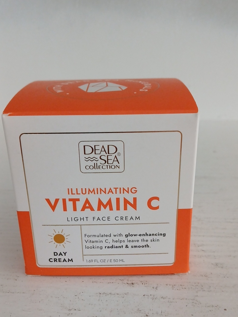 Illuminating Vitamin C Light Face Cream